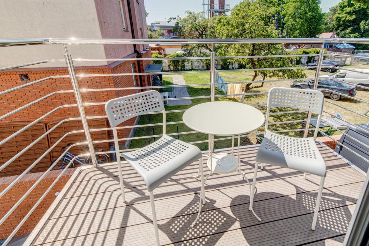 Pod Winogronem - Apartamenty Z Basenem I Wyzywieniem Поберово Экстерьер фото