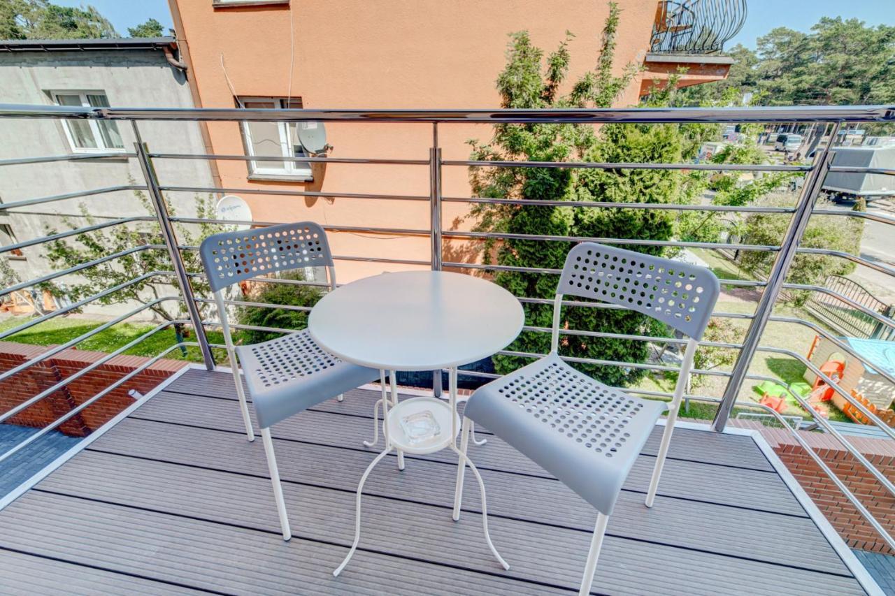 Pod Winogronem - Apartamenty Z Basenem I Wyzywieniem Поберово Экстерьер фото