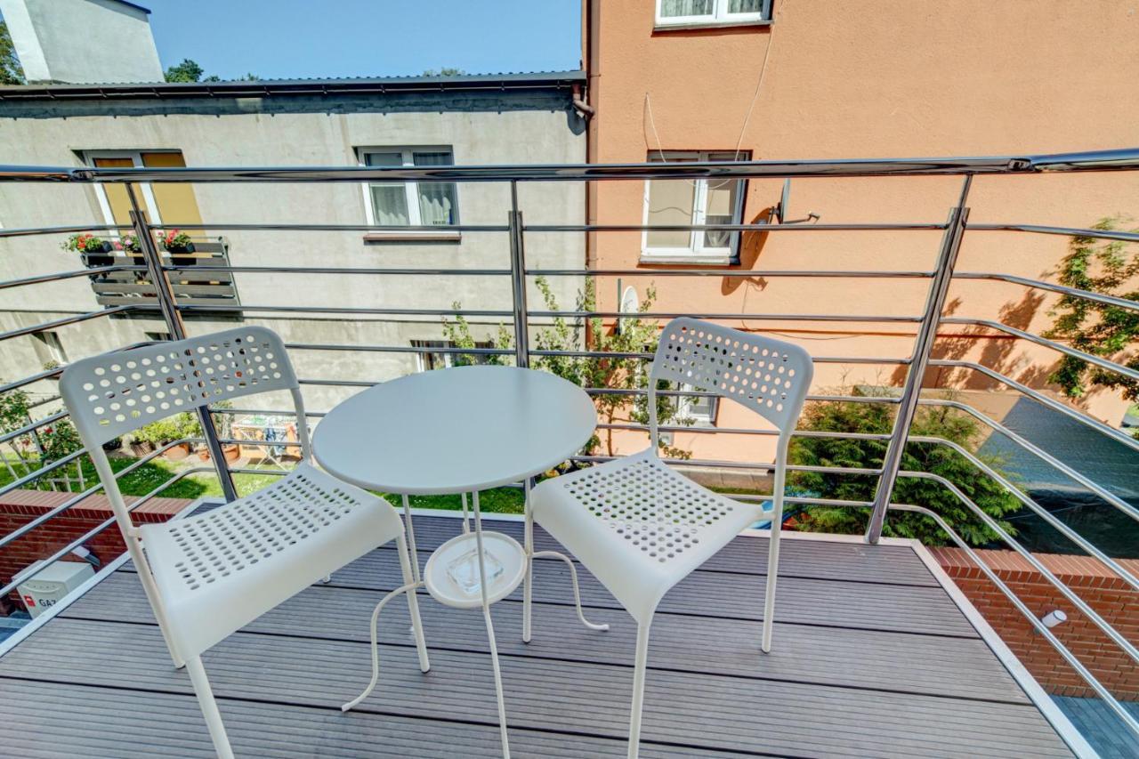 Pod Winogronem - Apartamenty Z Basenem I Wyzywieniem Поберово Экстерьер фото
