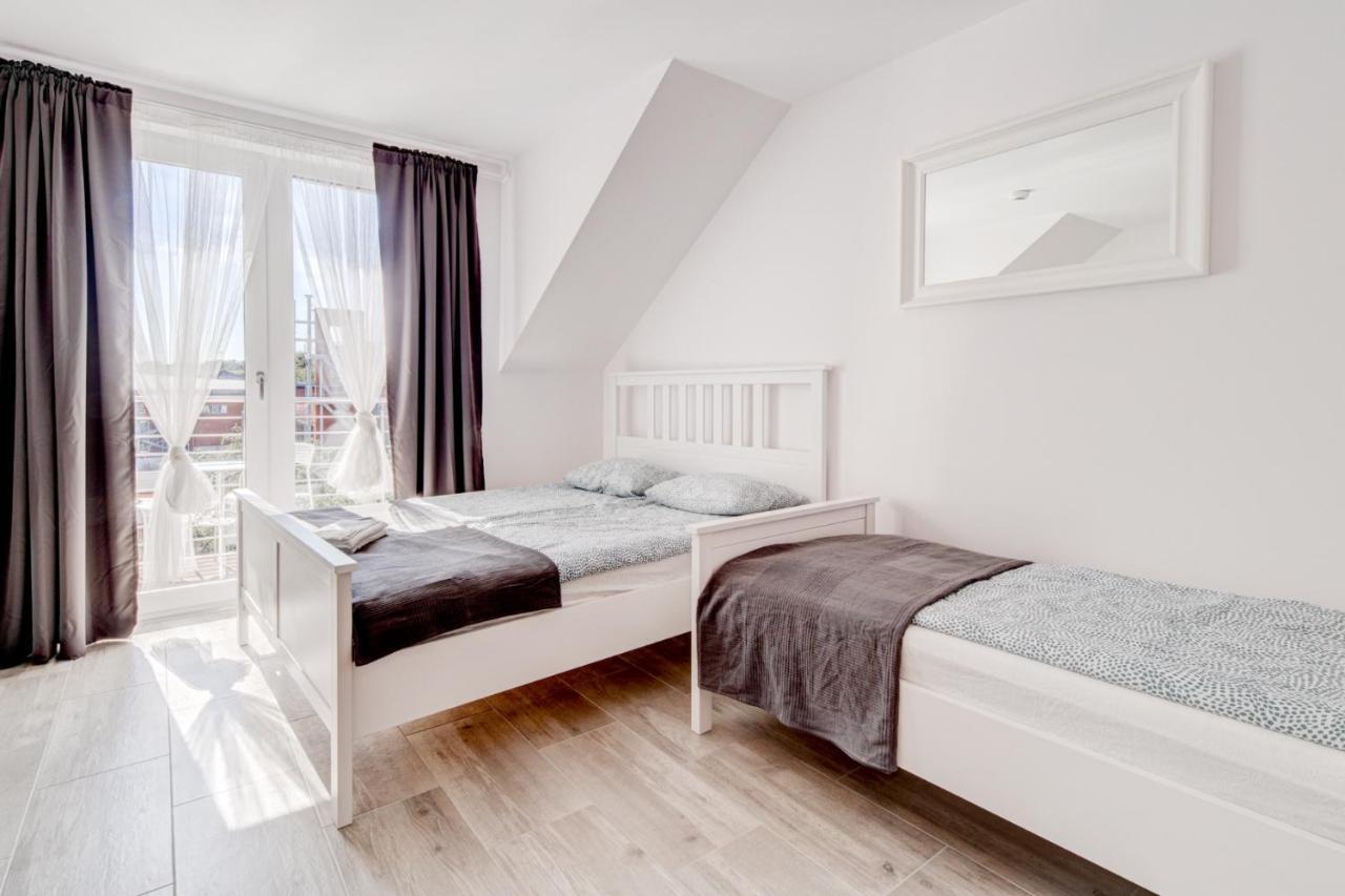 Pod Winogronem - Apartamenty Z Basenem I Wyzywieniem Поберово Экстерьер фото