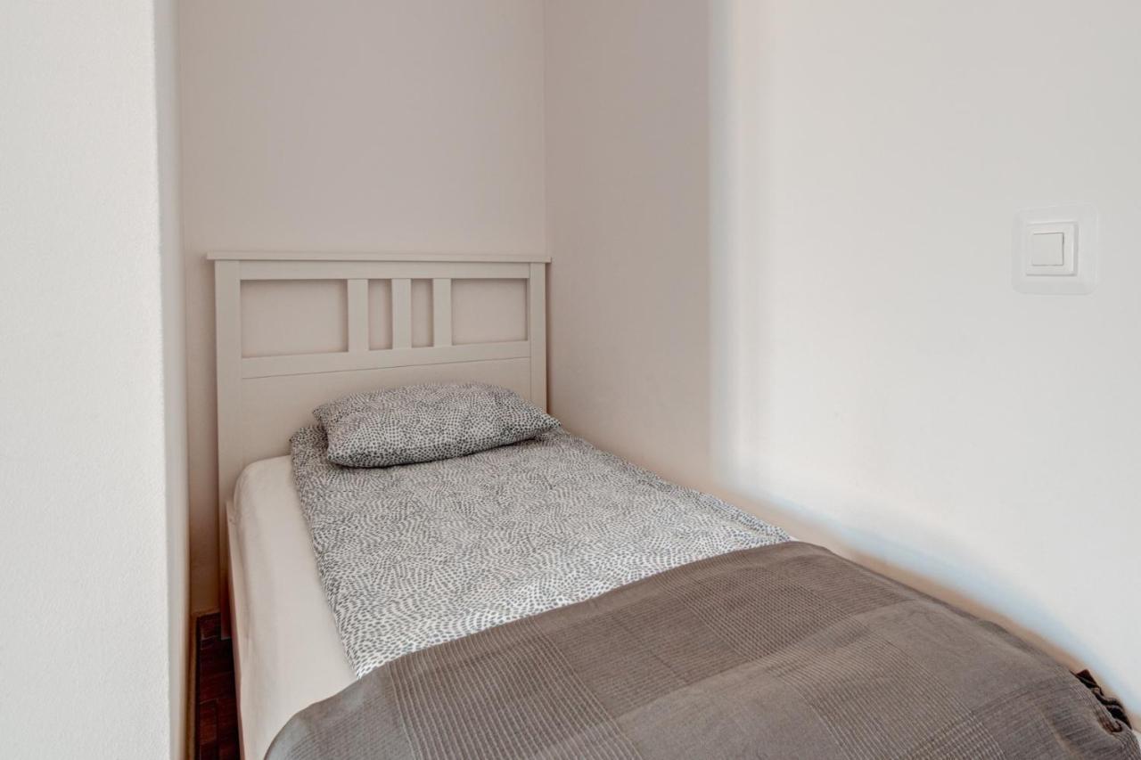 Pod Winogronem - Apartamenty Z Basenem I Wyzywieniem Поберово Экстерьер фото